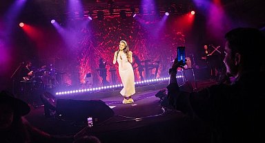 Diva Bebe 2024'ü sahnede karşıladı