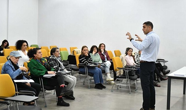 Fikirler kursiyerler için masaya yattı