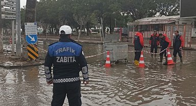 Hatay'da AKOM ekipleri gece boyu yardıma koştu
