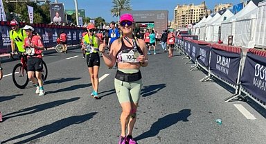 İnegöllü kadın sporcu Dubai'de koştu