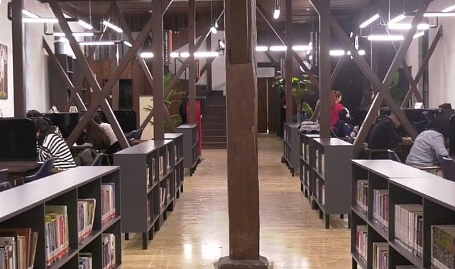 İnegöl'ün Nöbetçi Kitaphane'si öğrencilere büyük bir fırsat