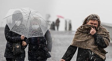 İstanbul'da kar yağışı alarmı! Bazı ilçeler beyaza büründü