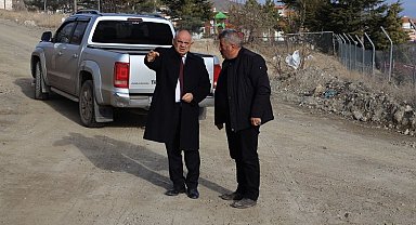 Kayseri Yahyalı'da cami çevresine çevre düzenlemesi