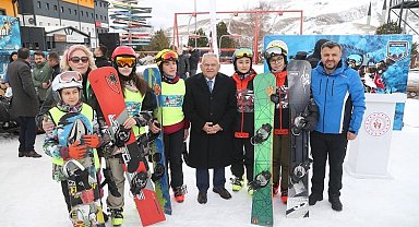 Kayseri'yi 'Kar Fırtınası' sardı