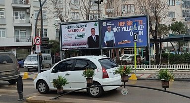 Keşan'da Gelecek Partisi'nden bilboard tepkisi