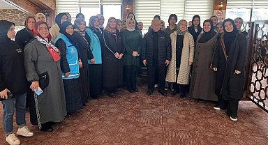 Memduh Büyükkılıç Erciyes'te kayak severlerle buluştu