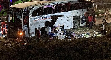 Mersin'de korkunç kaza! Yolcu otobüsü devrildi
