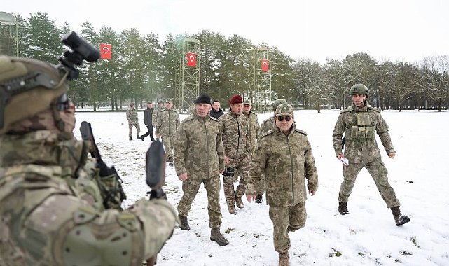 Orgeneral Bayraktaroğlu Bolu 2. Komando Tugayı'nda