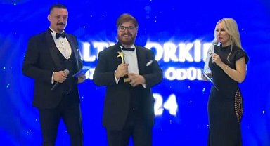 Tenor Sedat Can Öztoprak ödüllere doymuyor!