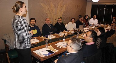 TOSYÖV Bursa'dan 'çalışan bağımlılığı' semineri