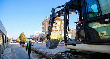 Varsak'ta eski içme suyu hattı yenileniyor
