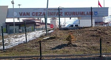 Adnan Oktar, Van Yüksek Güvenlikli Kapalı Ceza İnfaz Kurumuna getirildi
