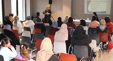 Kadınlara menopoz dönemi bilgilendirmasi