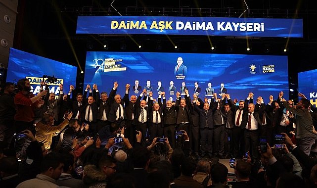 Kayseri belediye başkan adaylarından gövde gösterisi