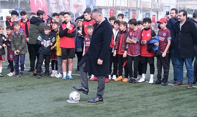 Minik futbolcular Başkan Büyükakın ile buluştu