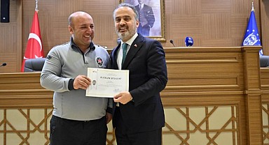 Personel, sertifikalarını Başkan Aktaş’ın elinden aldı