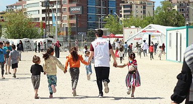 Yeryüzü Doktorları 1 yıldır asrın felaketini yaşayan deprem bölgesinde