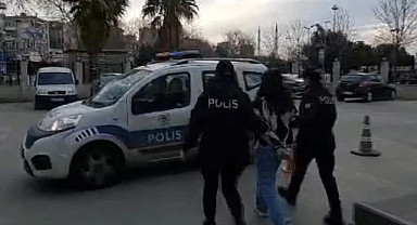 Bebeğini evin penceresinden aşağı atan anne ve sevgilisi tutuklandı