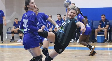 Bursa Büyükşehir Belediyespor İzmir Büyükşehir Belediyespor'u mağlup etti