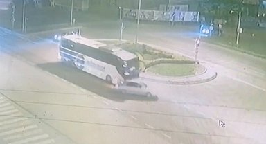 Düzce'de yolcu otobüsü ile otomobil çarpıştı: 2 yaralı