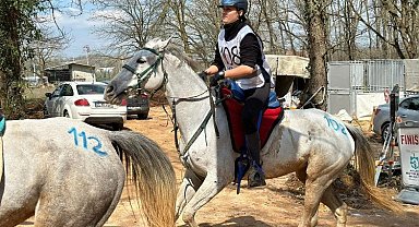 En dayanıklı atlar 120 km'lik parkurda yarıştı