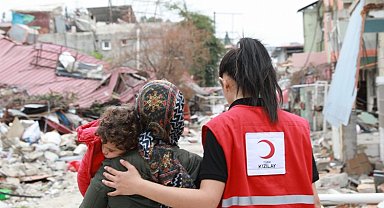 Kızılay'dan yetim çocuklara düzenli destek