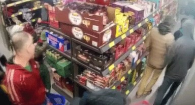 Markette uyuşturucu alışverişi!