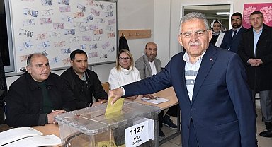 Memduh Büyükkılıç'tan sandık çağrısı