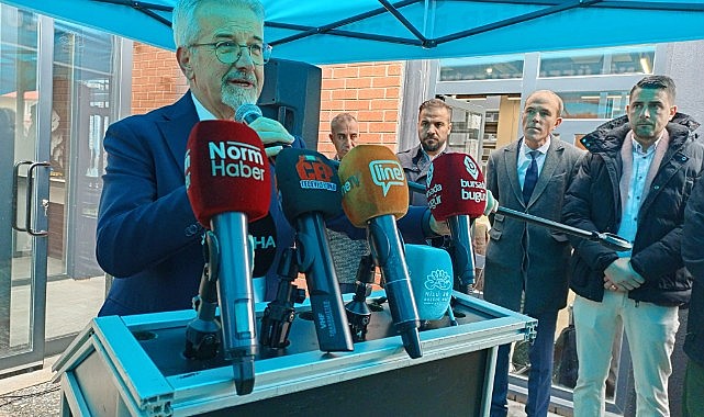 Nilüfer Belediye Başkanı Erdem 'Koza Kütüphanesini' açtı