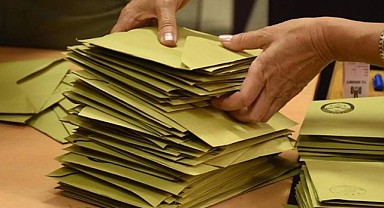 Seçimde çalışan kamu personeli 1 Nisan'da idari izinli olacak