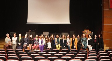 Türkiye'de bir ilk! Bekar Anneler Derneği Kuruldu