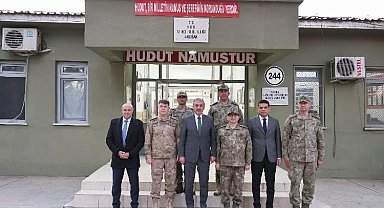 Vali Akkoyun, Suriye sınırında görev yapan askerlerle iftar yaptı