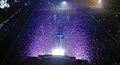 Adana, Mert Demir konserinde 200 bin kişiyle ateşe düştü