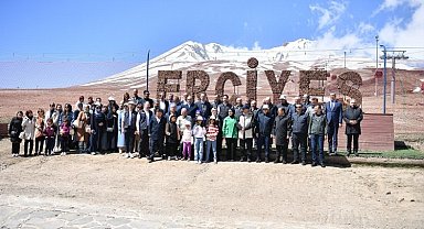 Bakan Özhaseki ve Başkan Büyükkılıç 271 bin 500 fidanı toprakla buluşturdu