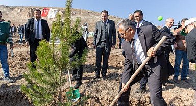 Bakanlık ve ile Büyükşehir Belediyesi'nden Erciyes'te ağaçlandırma töreni