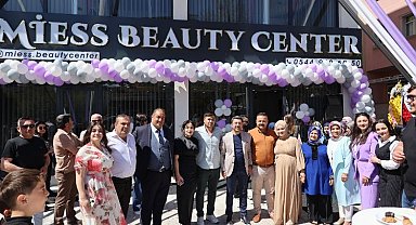 Başkan Arı, iş yeri açılışına katıldı