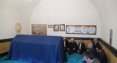 Başkan Büyükkılıç, Melik Mehmet Gazi Türbesi'ni ziyaret etti