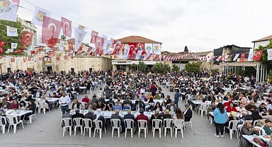 Başkan Seçer, 'Bayram Sofrası'nda Tarsus halkıyla buluştu