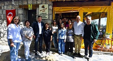 Başkan Tugay Karaburun'un köylerini ziyaret etti