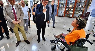 Başkan Tugay Seferihisar'da yurttaşların taleplerini dinledi