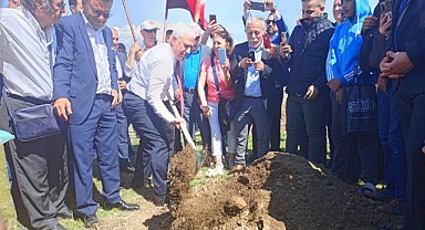 Bozbey'den Cumhuriyetin 100. Yılına özel 100 çınar ağacı