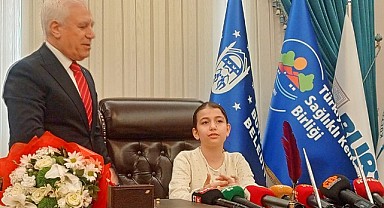 Bozbey'in Koltuğuna Zeynel Defne Kesmes Oturdu