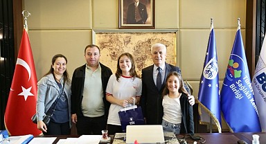 Bursa'da başarılı çocuklar ödüllendirildi!