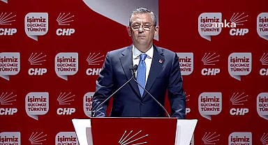 CHP lideri Özgür Özel sonuçları değerlendirirken duygu dolu anlar yaşadı