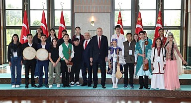 Cumhurbaşkanı Erdoğan, çocuklarla bir araya geldi