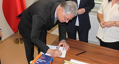 Deniz Dalgıç Mazbatasını Aldı