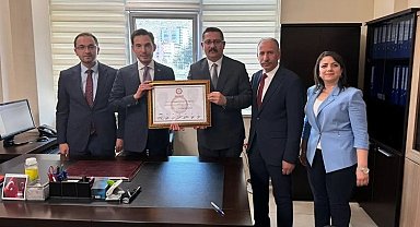 Efsane Vali'nin oğlu, başkanlık koltuğuna oturdu