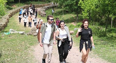 İzmit'te üniversiteli gençler doğayla buluştu