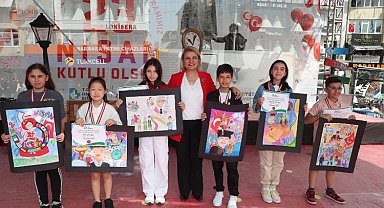 İzmit'teki resim yarışmasında ödüller sahiplerini buldu