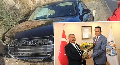 Kaş'ta göreve başlayan başkan Erol Demirhan, eve dönerken kaza geçirdi
